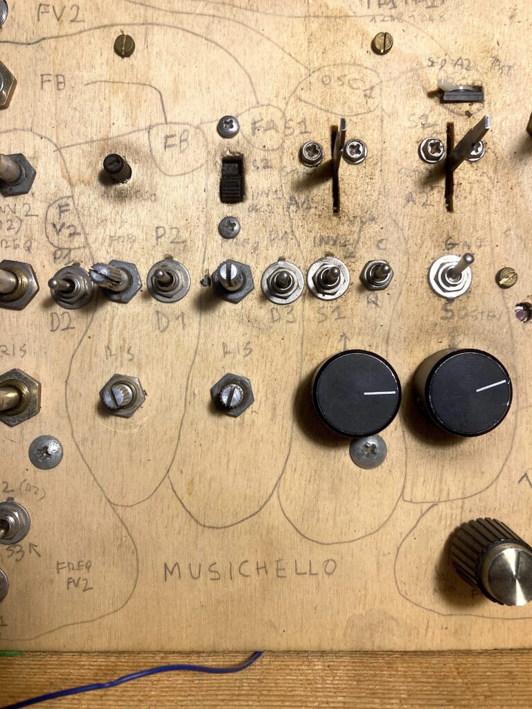 L.E.P. Musichello boutique synth hardware details